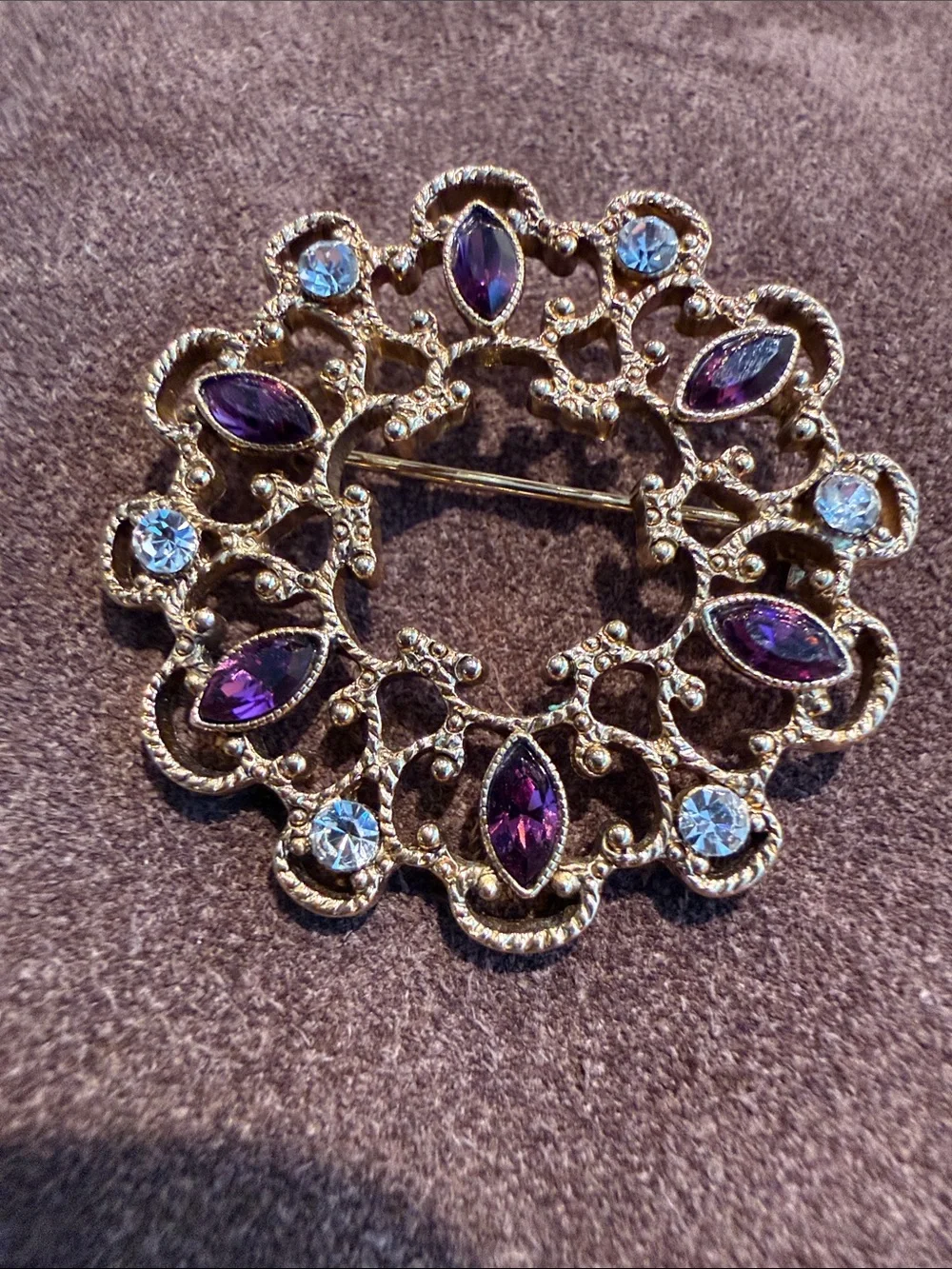 Vintage-Inspired Brooches - set of 4